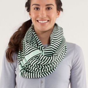 Like new Lululemon Vinyasa scarf